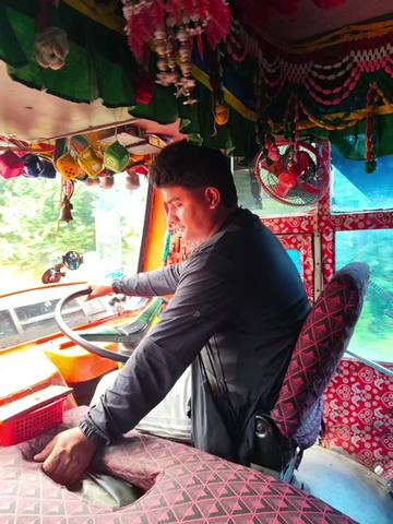 @मोहन खड्का