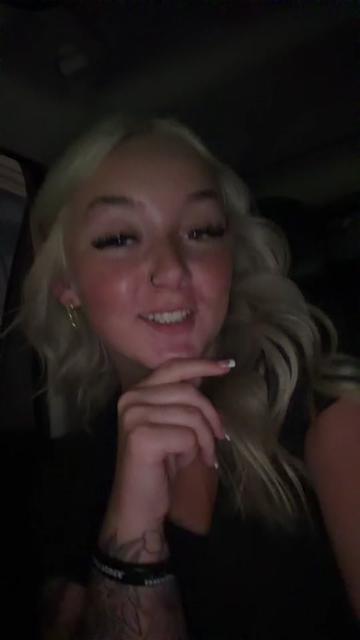 @whatthehellie02