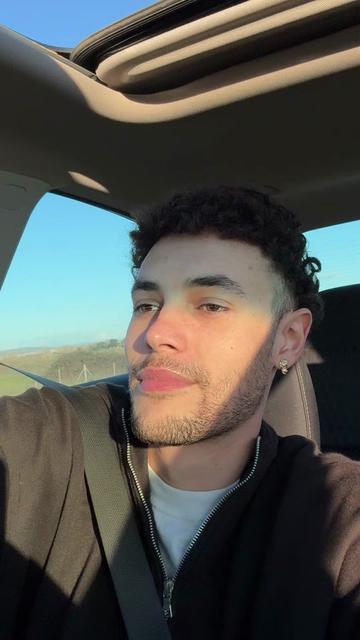 @Chrisbucketz