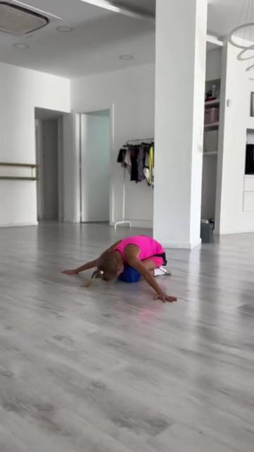@AfroditiAmoxostou