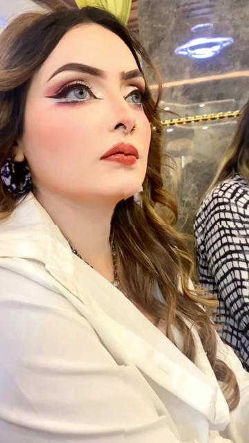 @Nazakat mekeup artist