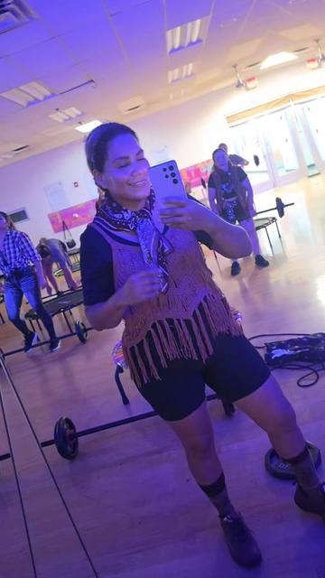 @Ari Alvarado jumping studio