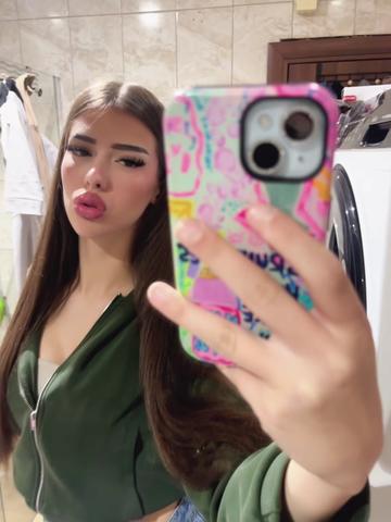 @𝐢𝐯𝐨𝐧𝐢𝐜𝐚