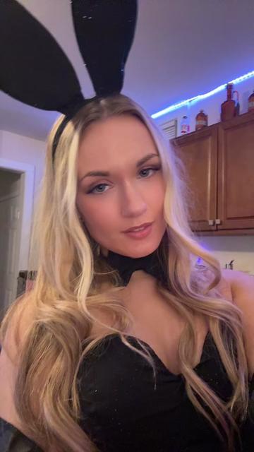 @hannahlybrand