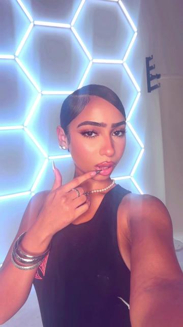 @alexsiejanelise