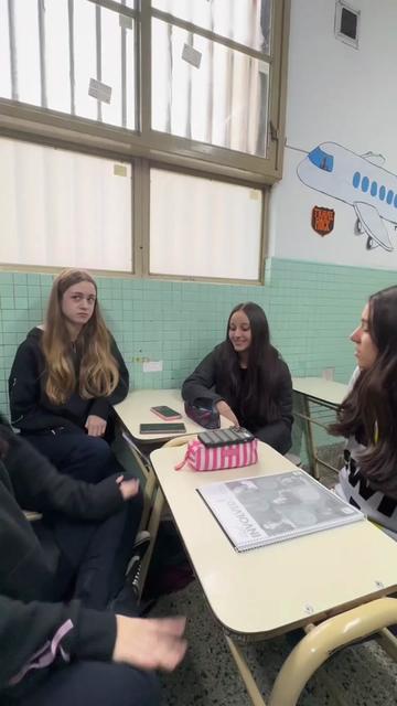 @SOCIALES