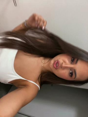 @𝑽𝒂𝒏𝒆𝒔𝒔𝒂🇦🇱