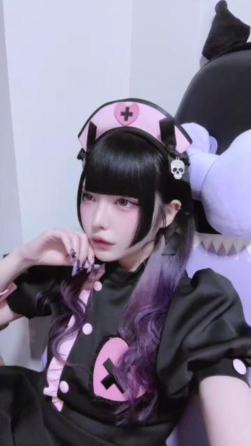 @黒魅らら
