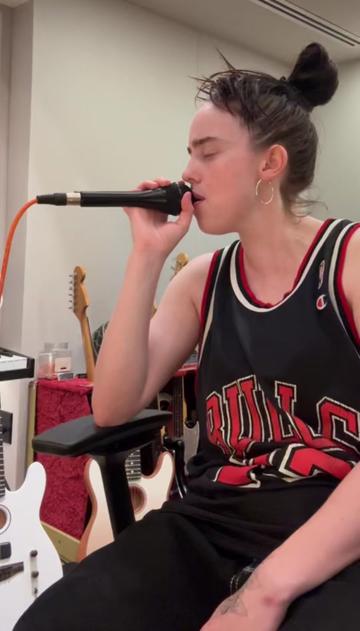 @BILLIE EILISH