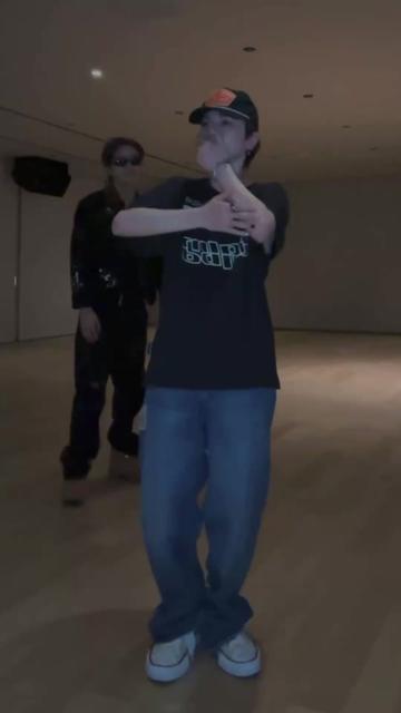 @RW