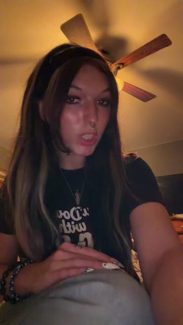 @Maddieoroll