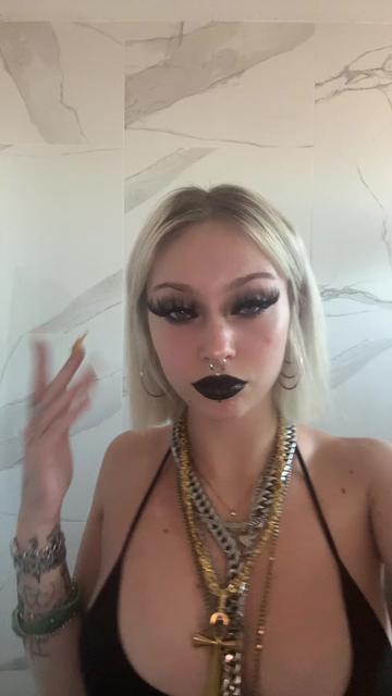 @2pretty4ademon