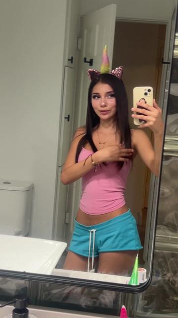 @2alyssx