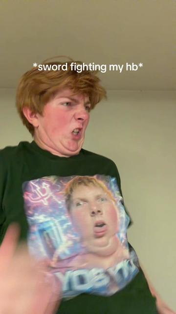 @FreakyAhCousin