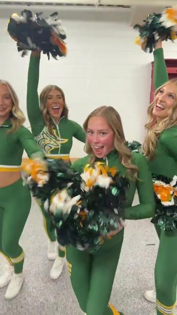@Edmonton Elks Cheer Team