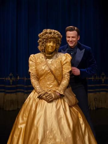 @goldenladystatue