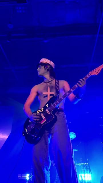 @kate |-/