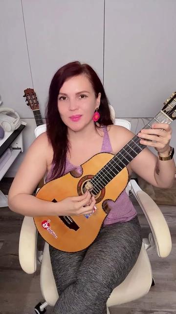 @lacuatrista