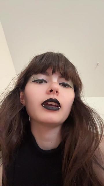 @Love_Graves__