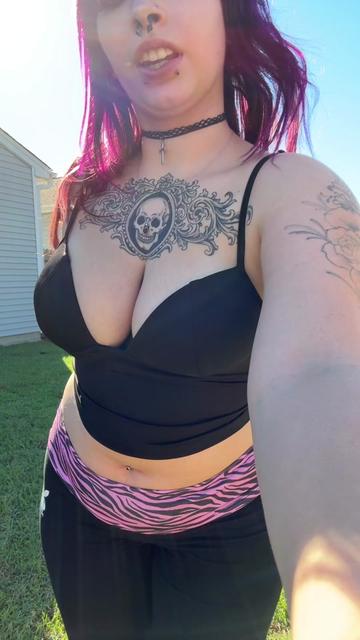 @JaneSpookyHot