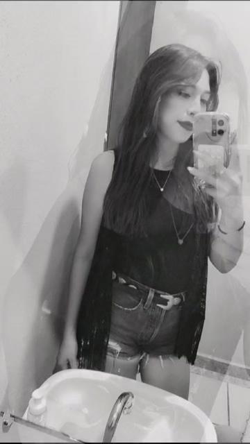 @𝑺𝒂𝒍𝒎𝒂 𝑯𝒂𝒚𝒆𝒌 𝑨 𝑹.