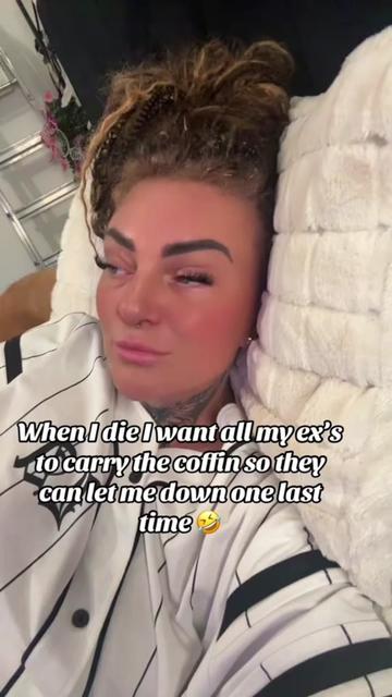 @Kirstie Allen