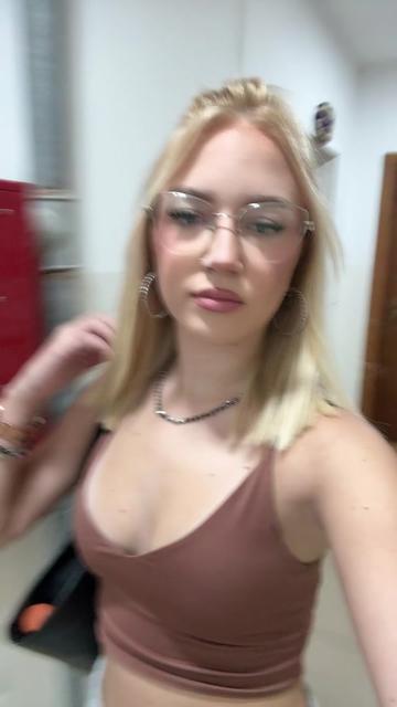 @𝒜.𝒱.