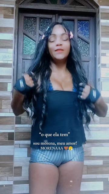 @Lucy a guria da blusa preta