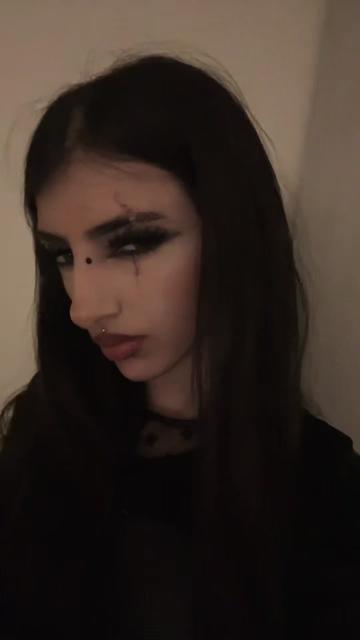@🕷️