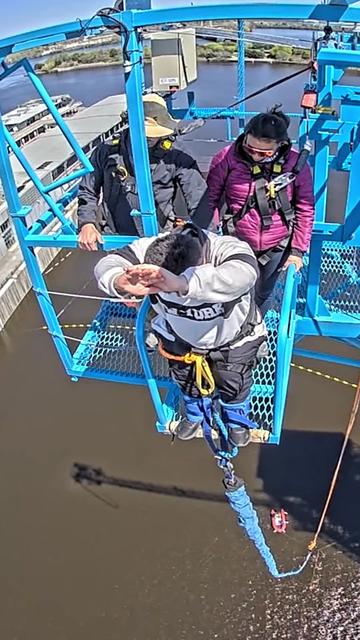 @montrealbungee