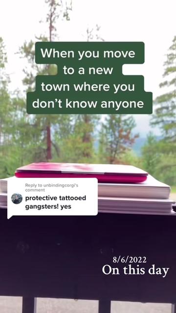 @Selena