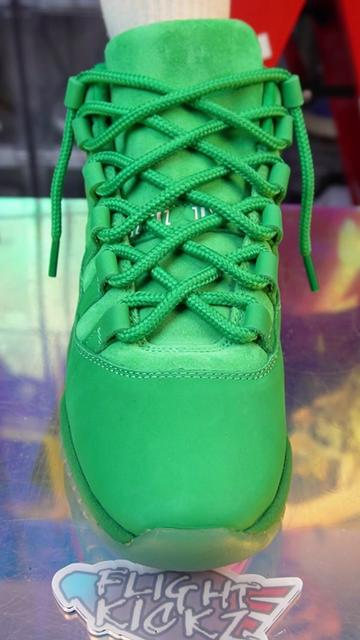 @Lacedsneaker