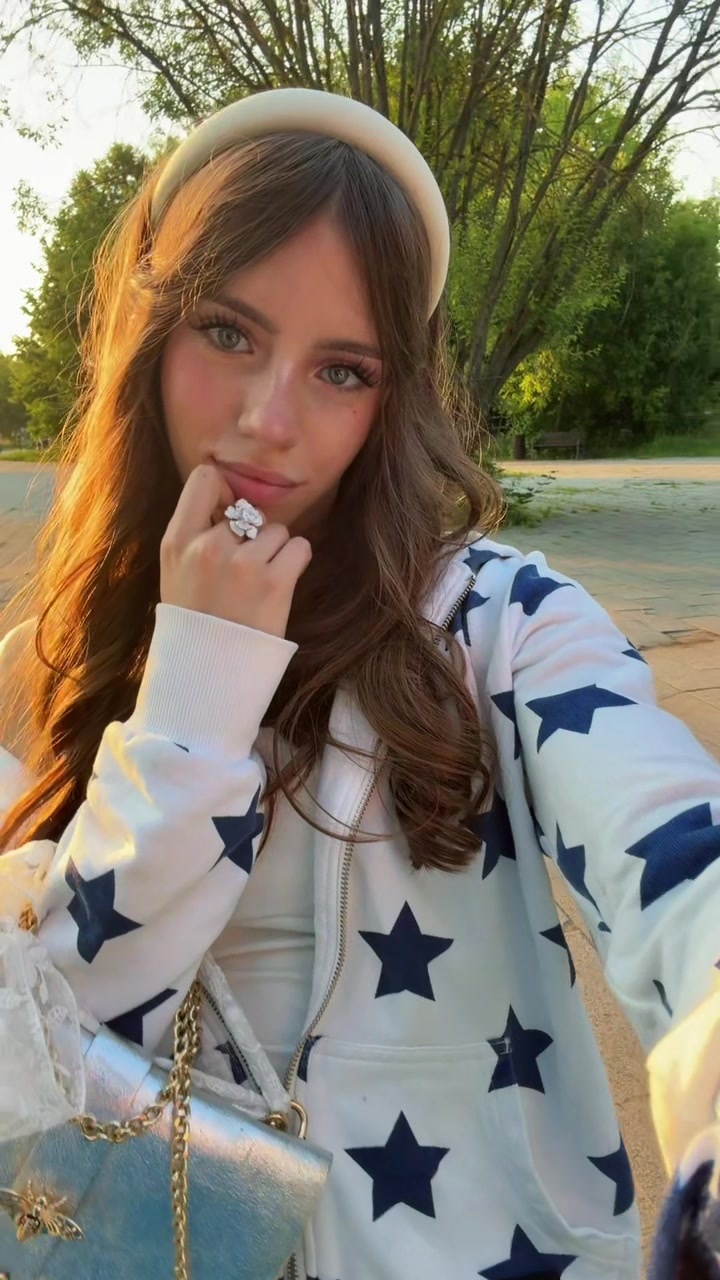 @monclershagirll