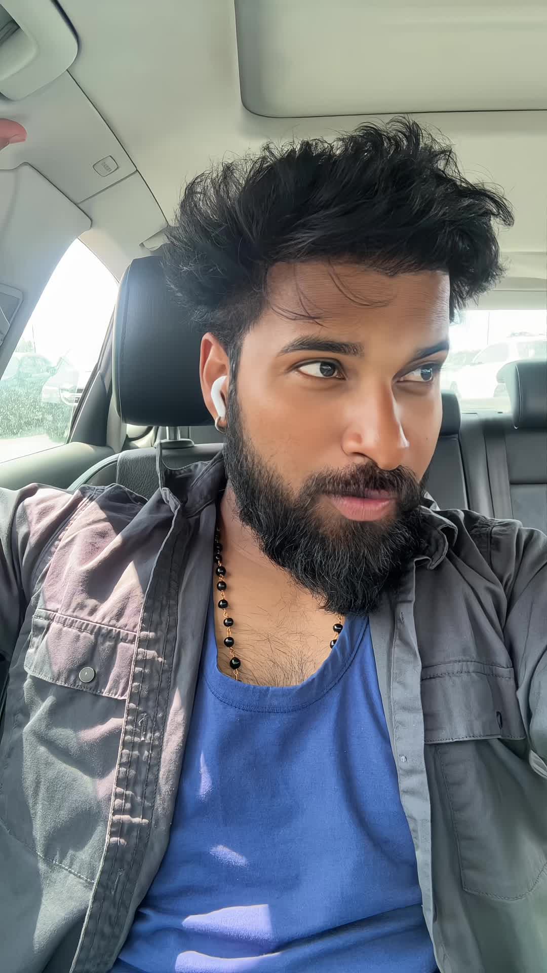 @Dhilak