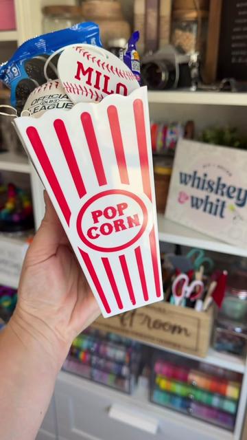 @Whitney | DIYs, Decor, Cricut