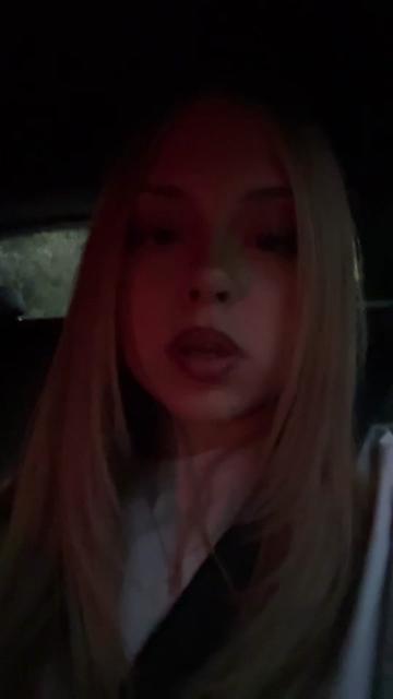 @zoemberassing