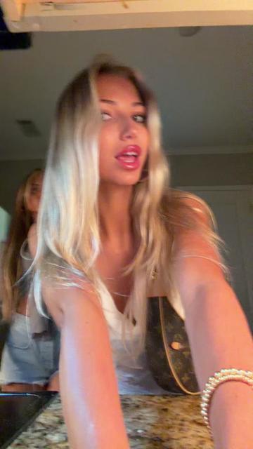 @Sofiabon