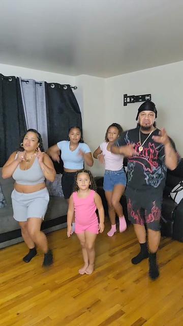 @FAMIILIAA !!🤴