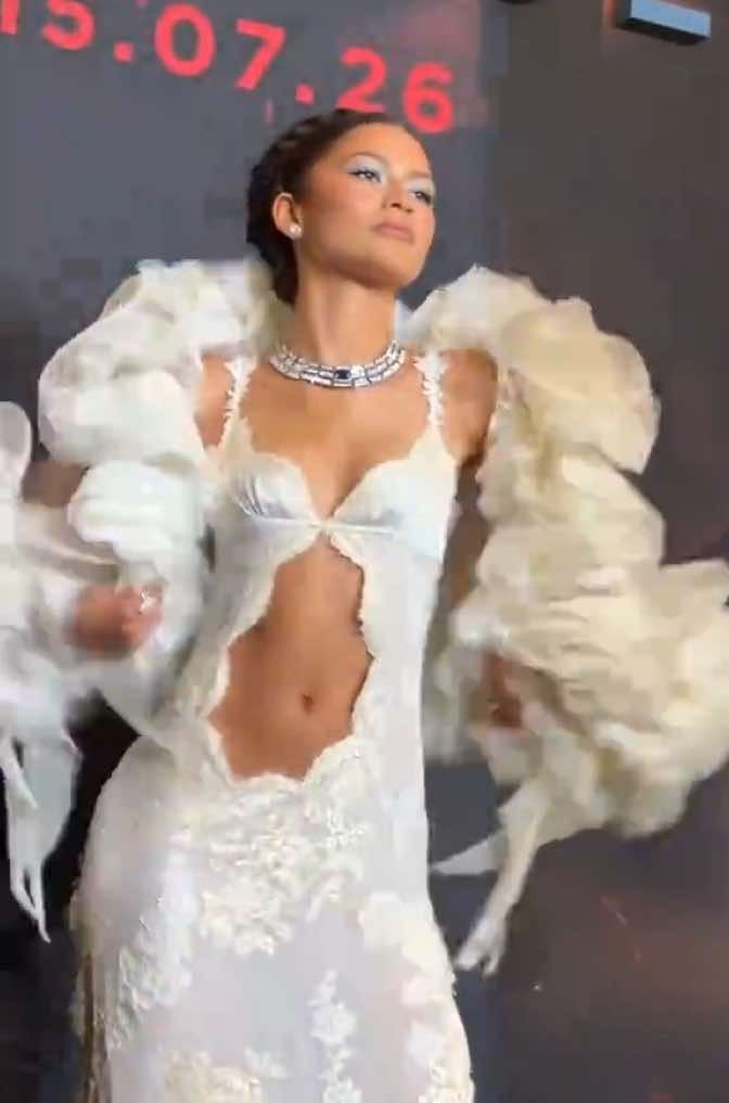 @HELLO! Canada Magazine