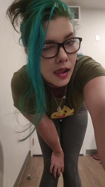 @Thegirlwiththecursemark