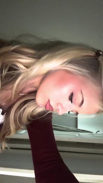 @𝐜𝐡𝐥𝐨𝐞́🍸