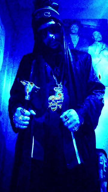 @Little13BlueTheGreatKing👑