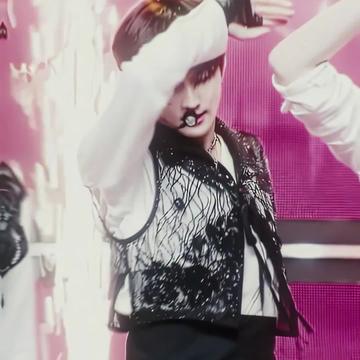 @tae ♛