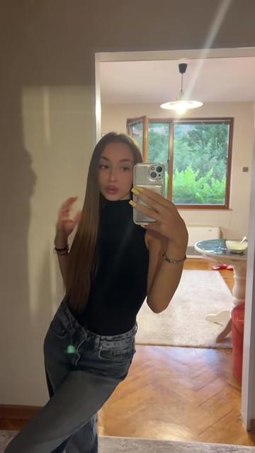 @👸🏼
