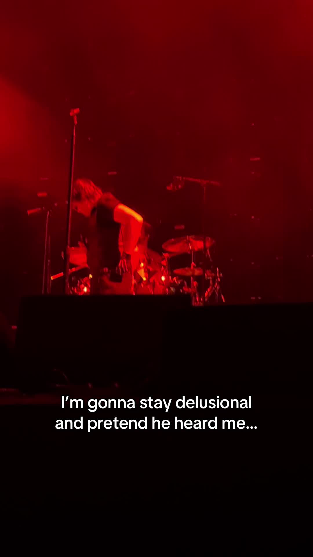 @Julian Casablancas is hot 🥹✌️