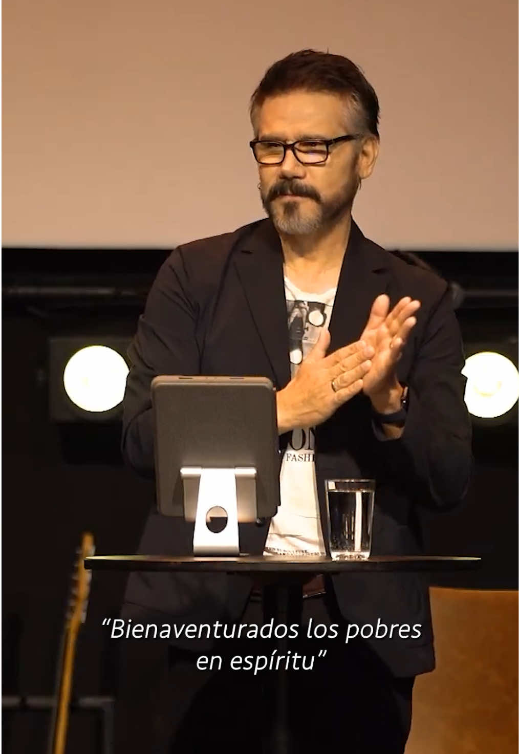 @Jesús Adrián Romero