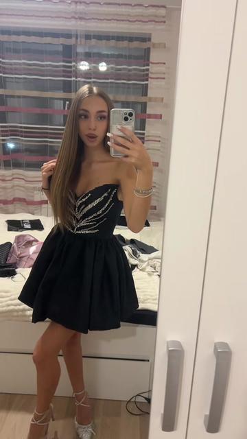 @👸🏼