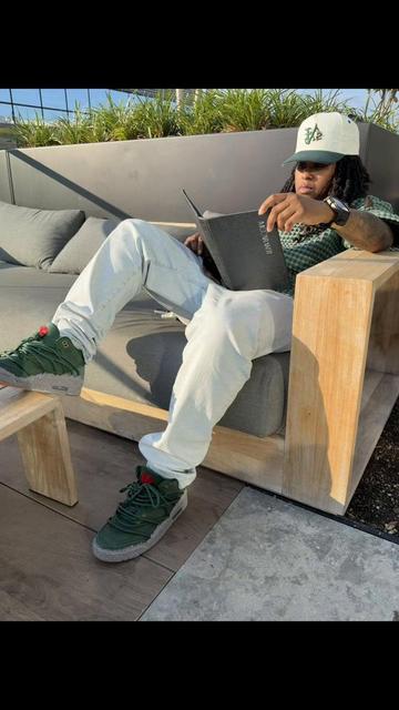 @SNKRHEAD Kay R