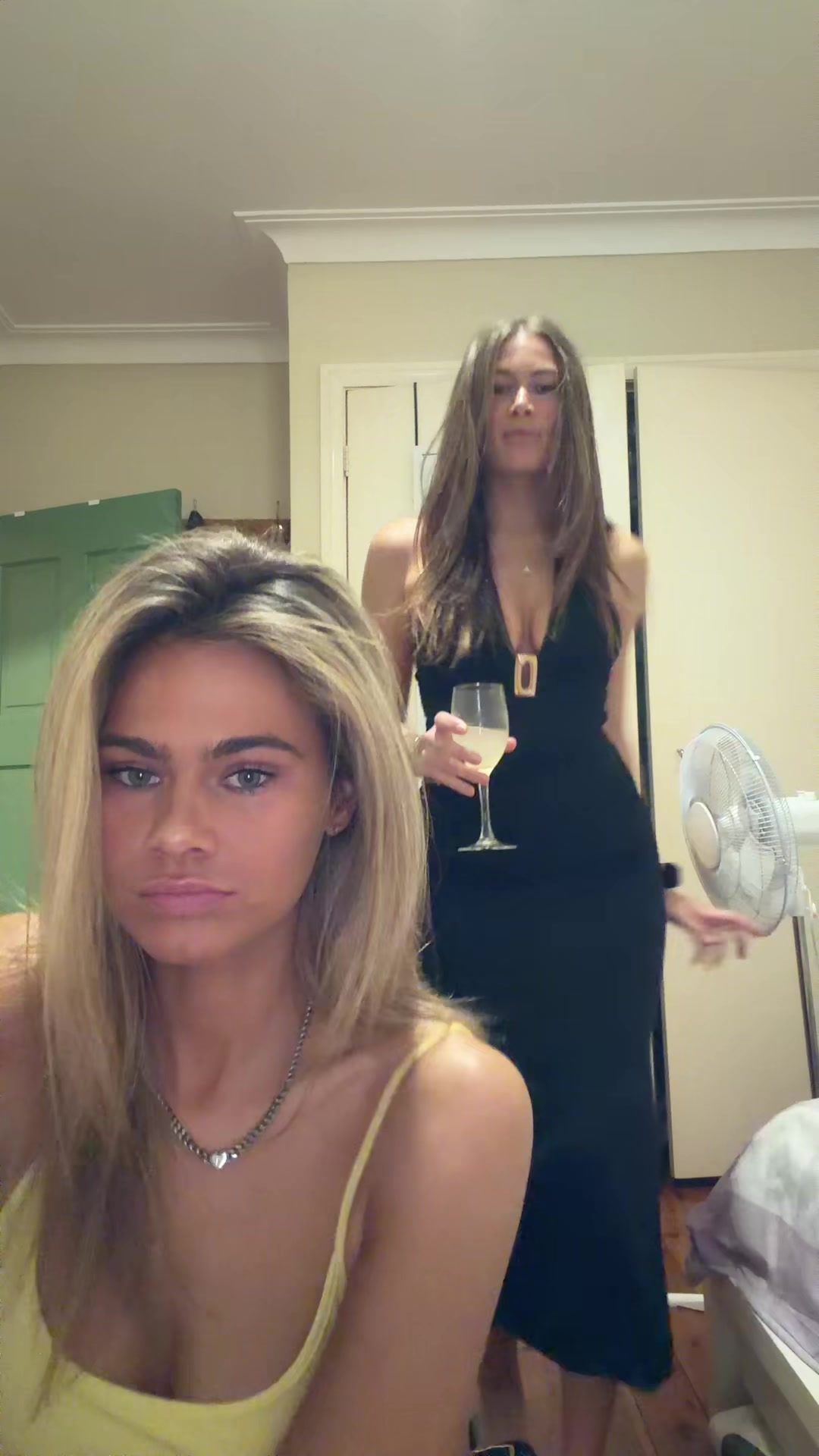 @Chloeeee