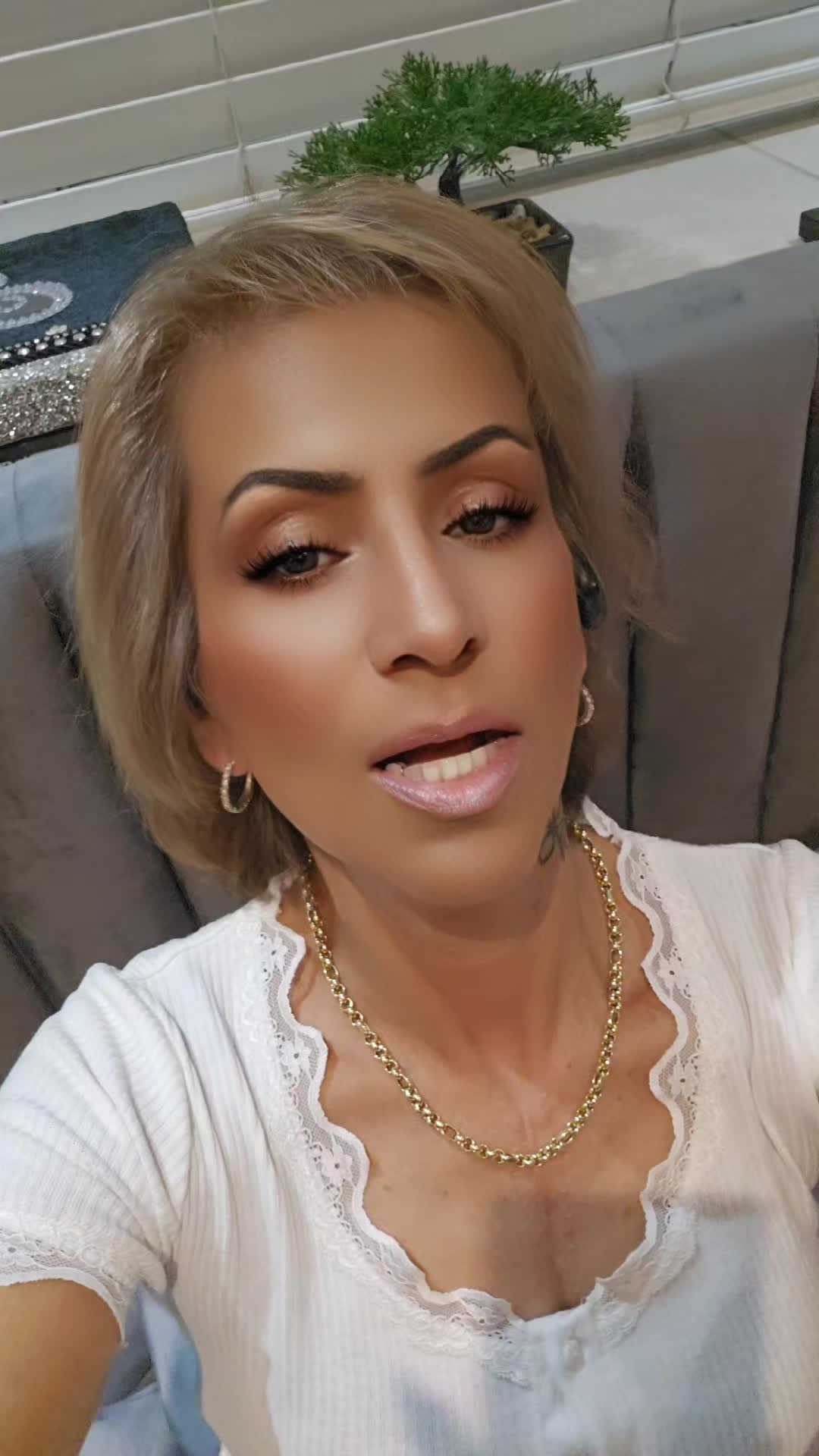 @Dee